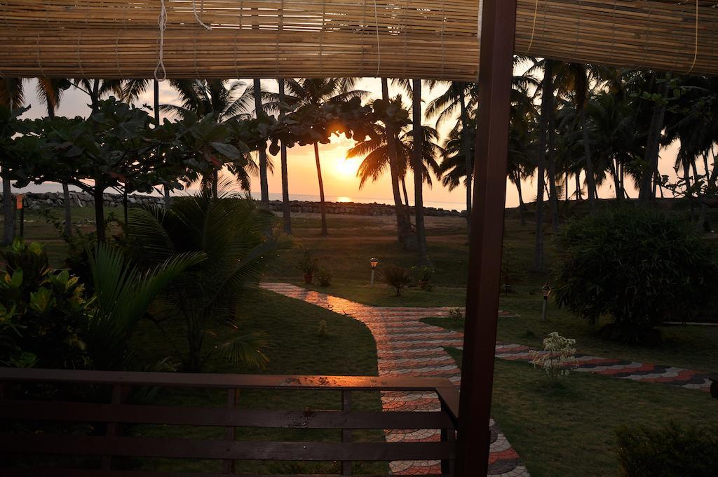 Maadathil Varkala