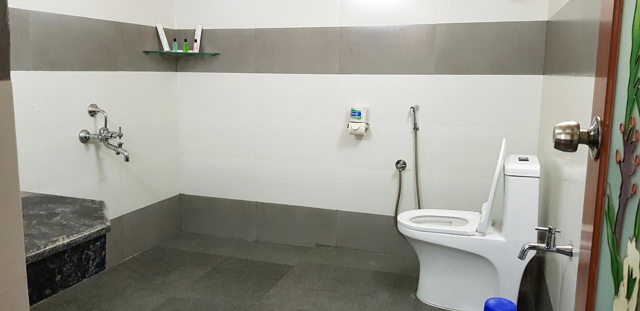 Resort Maadathil Varkala
