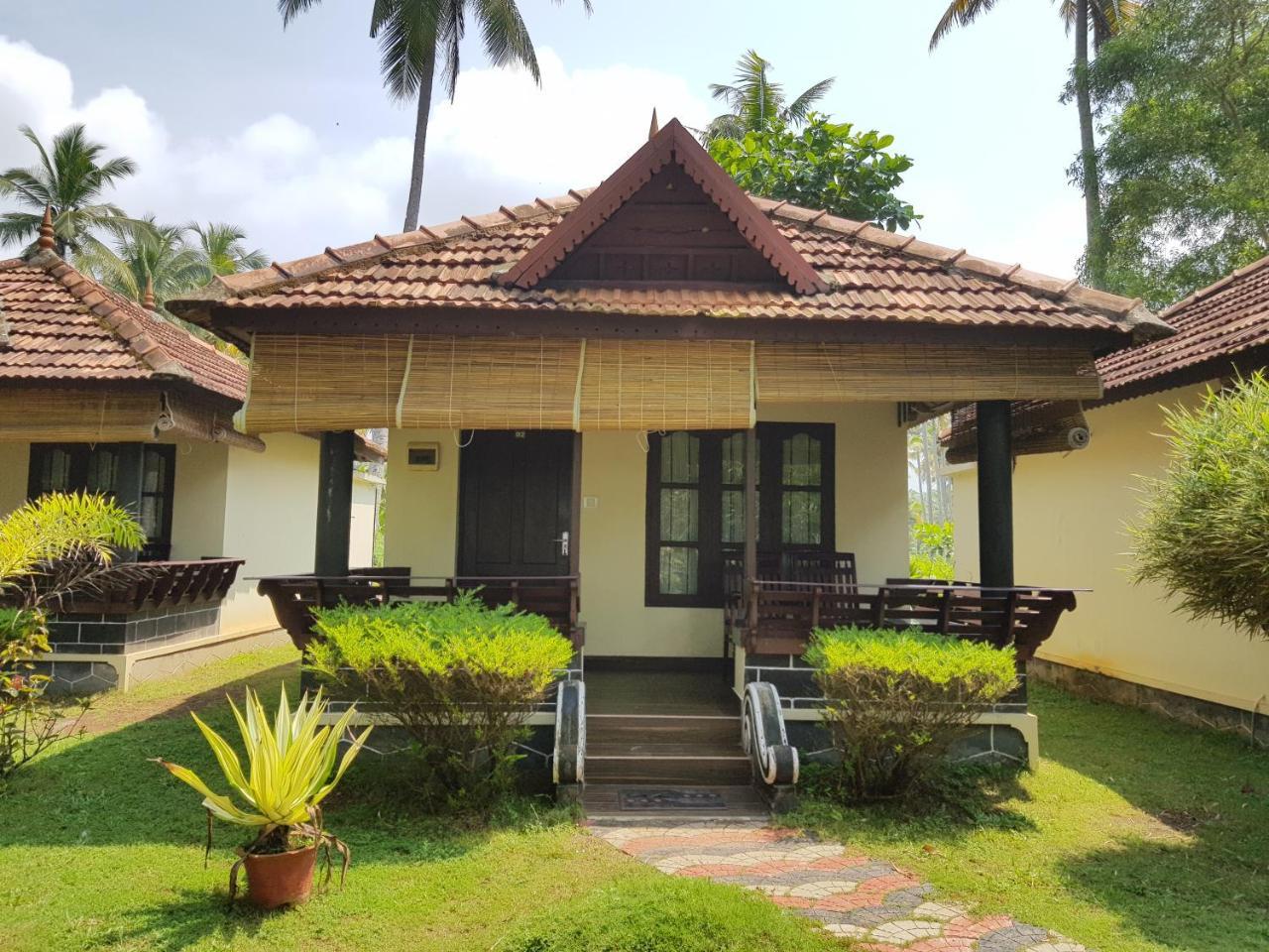 Resort Maadathil